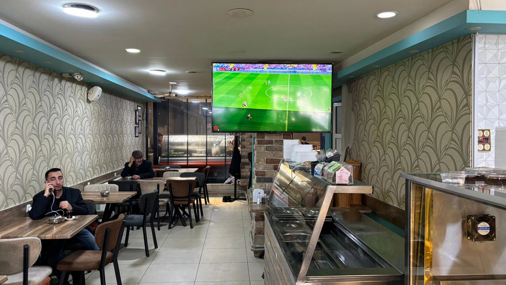 Elazığ'da Derbi Heyecanı: Çay Ocaklarında Yoğun Talep