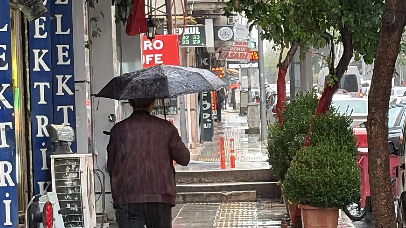 Meteoroloji uyardı, Elazığ'da sağanak başladı