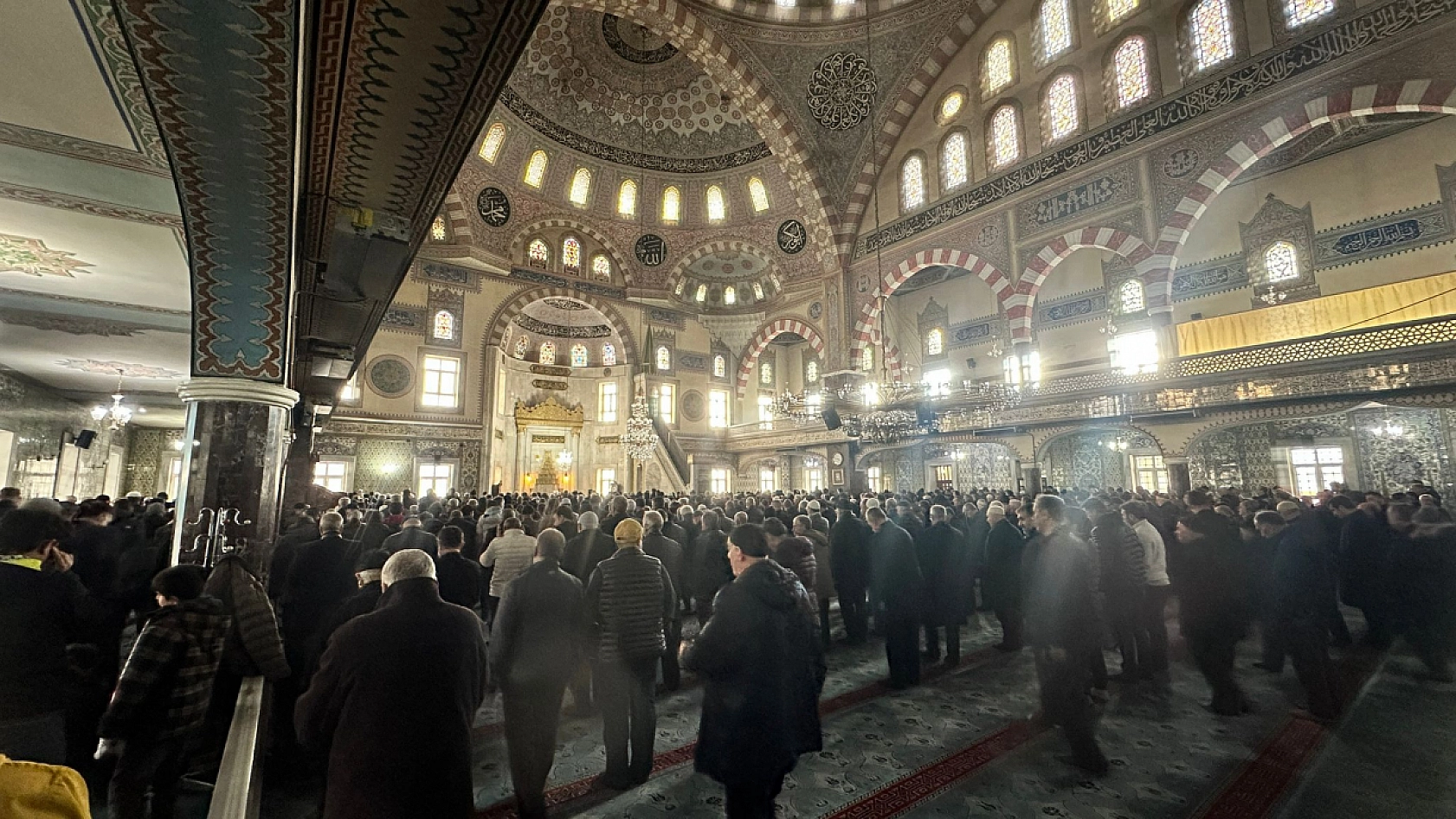 Elazığ'da görenleri duygulandıran anlar...