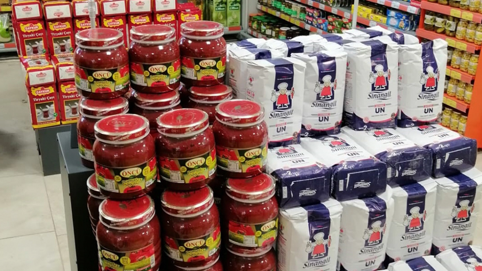 Elazığ'ın ünlü marketi haftalık indirimleri duyurdu: 1 alana 1 bedava devri devam ediyor