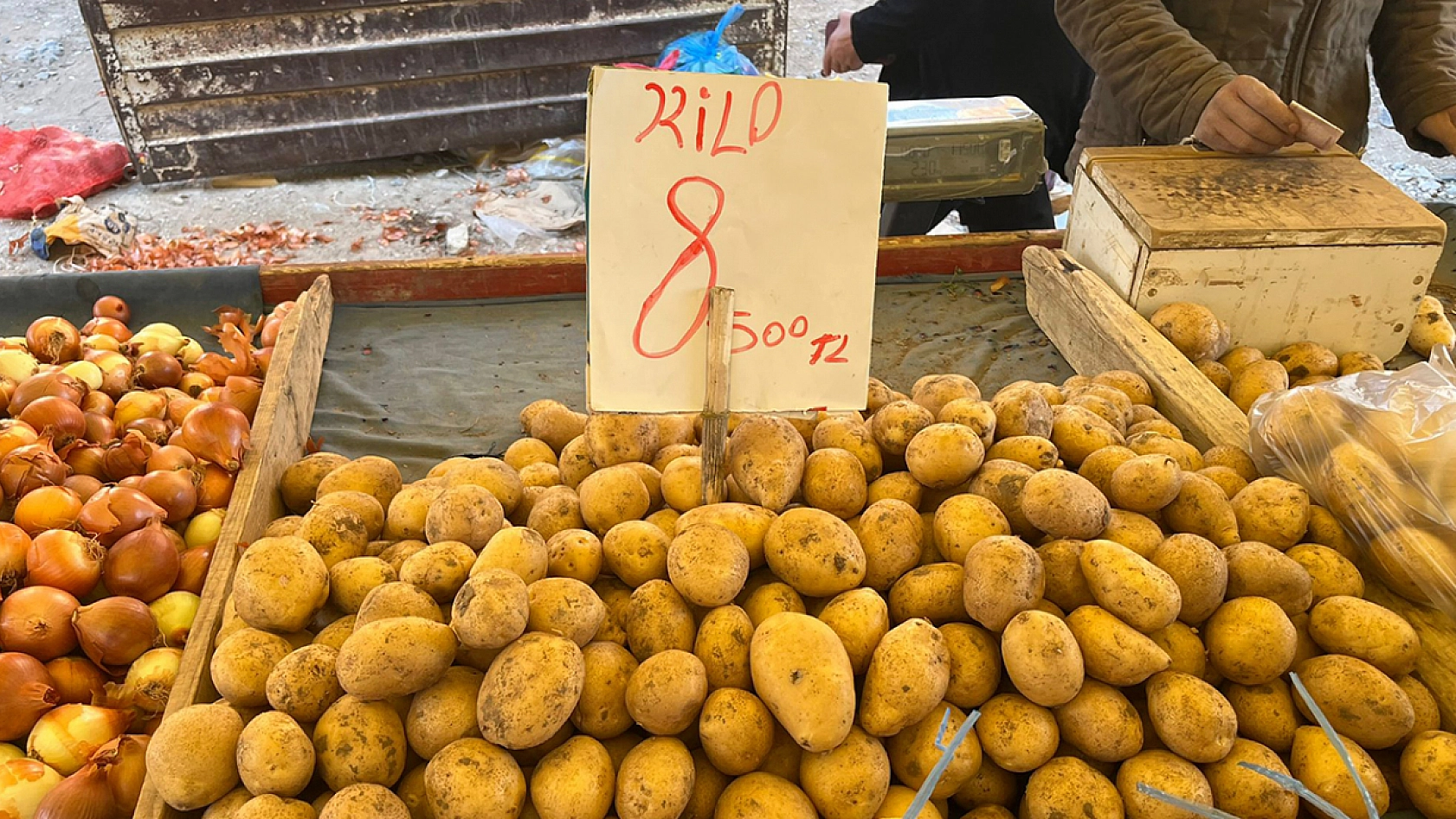 Elazığ pazarlarında sezon sonu fiyatları