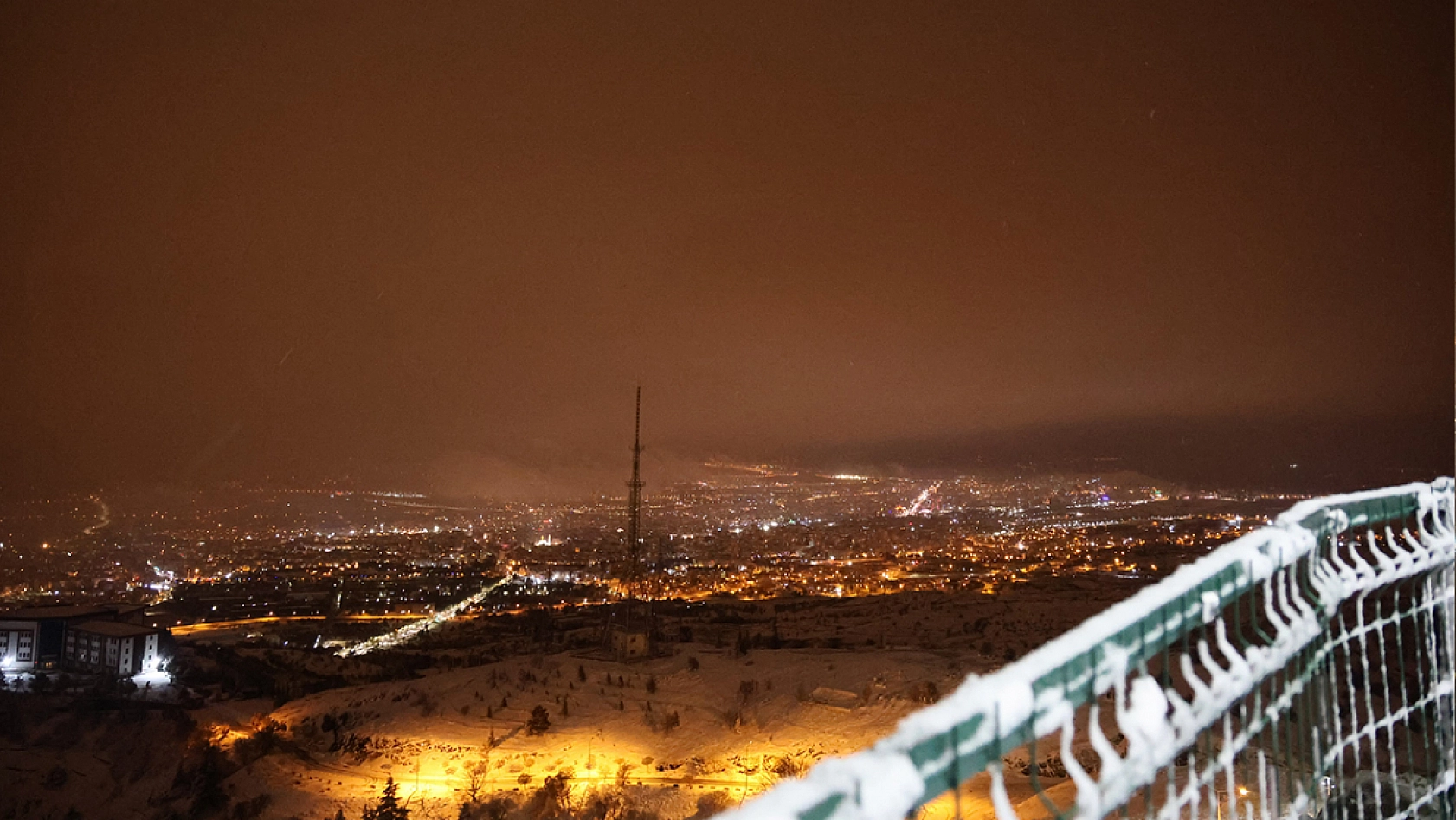 Beyaza bürünen Elazığ'ı bir de Harput'tan görün