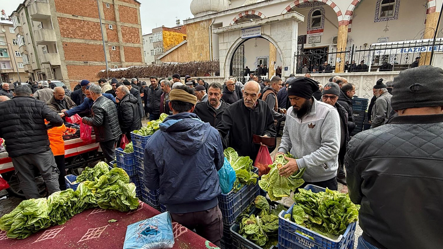 Elazığ'da tanesini 10 liraya sattı dakikalar içinde tükendi