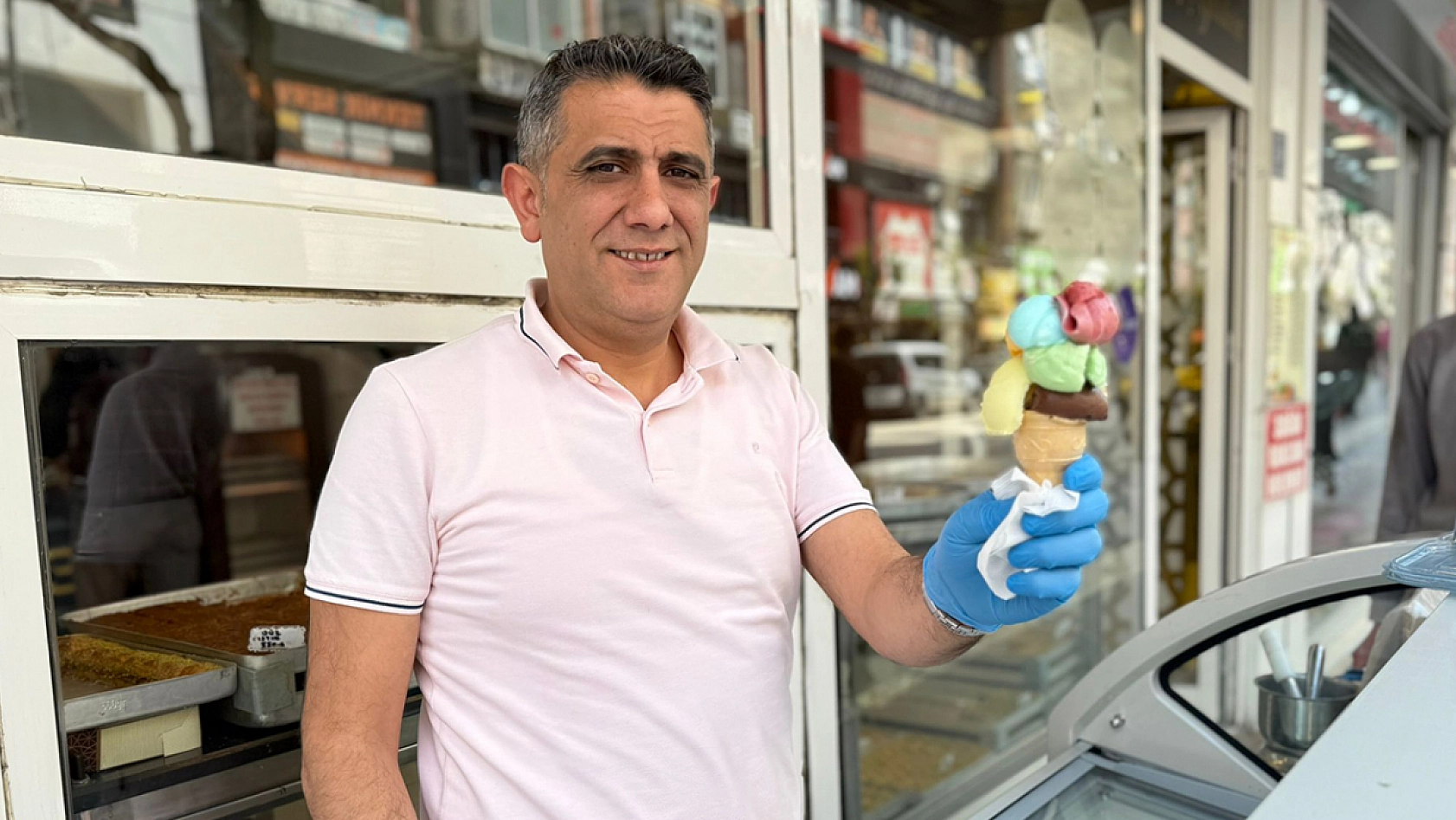 Havalar ısındı sevenleri oraya koştu