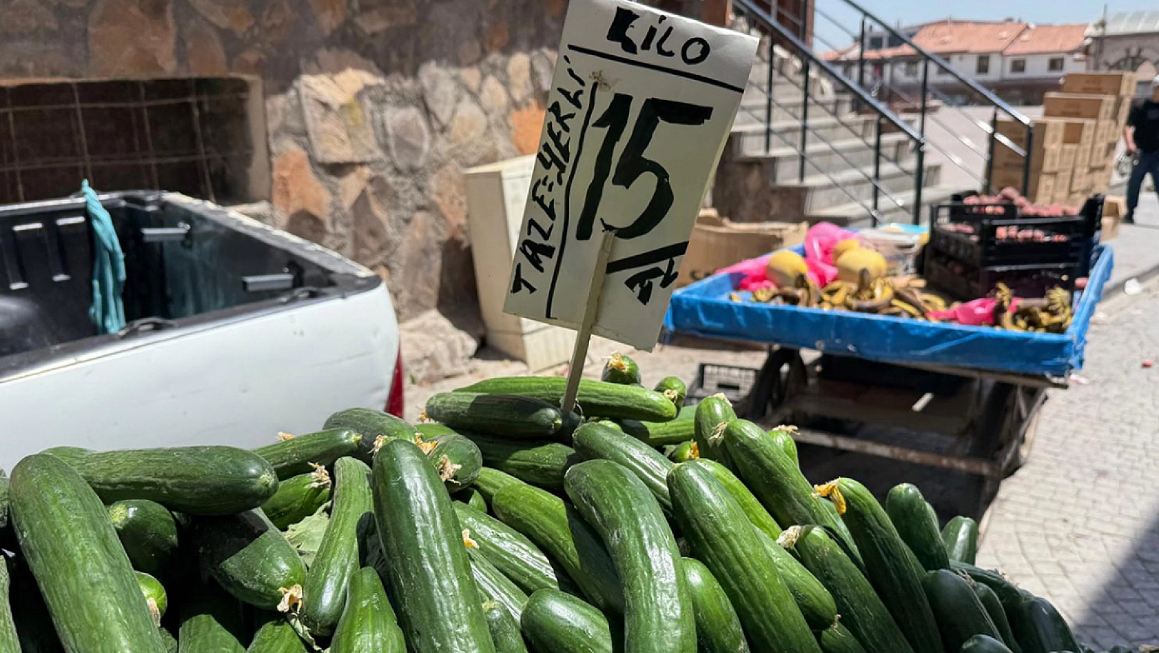 Elazığ'da kilosu 15 lira oldu poşet poşet satıldı!