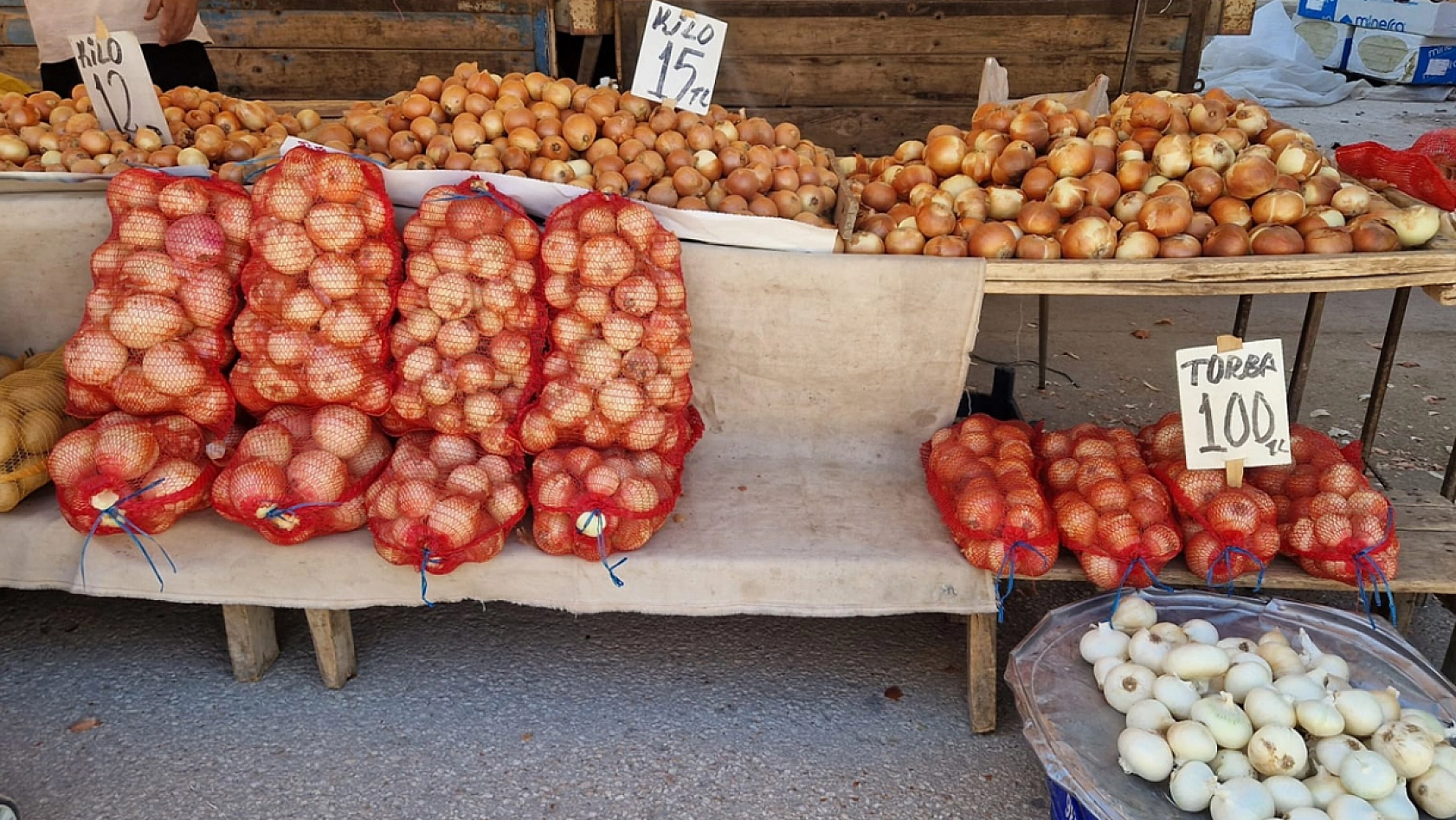 Elazığ'da pazar fiyatları: Pazarcılar memnun, vatandaşlar ikiye bölündü