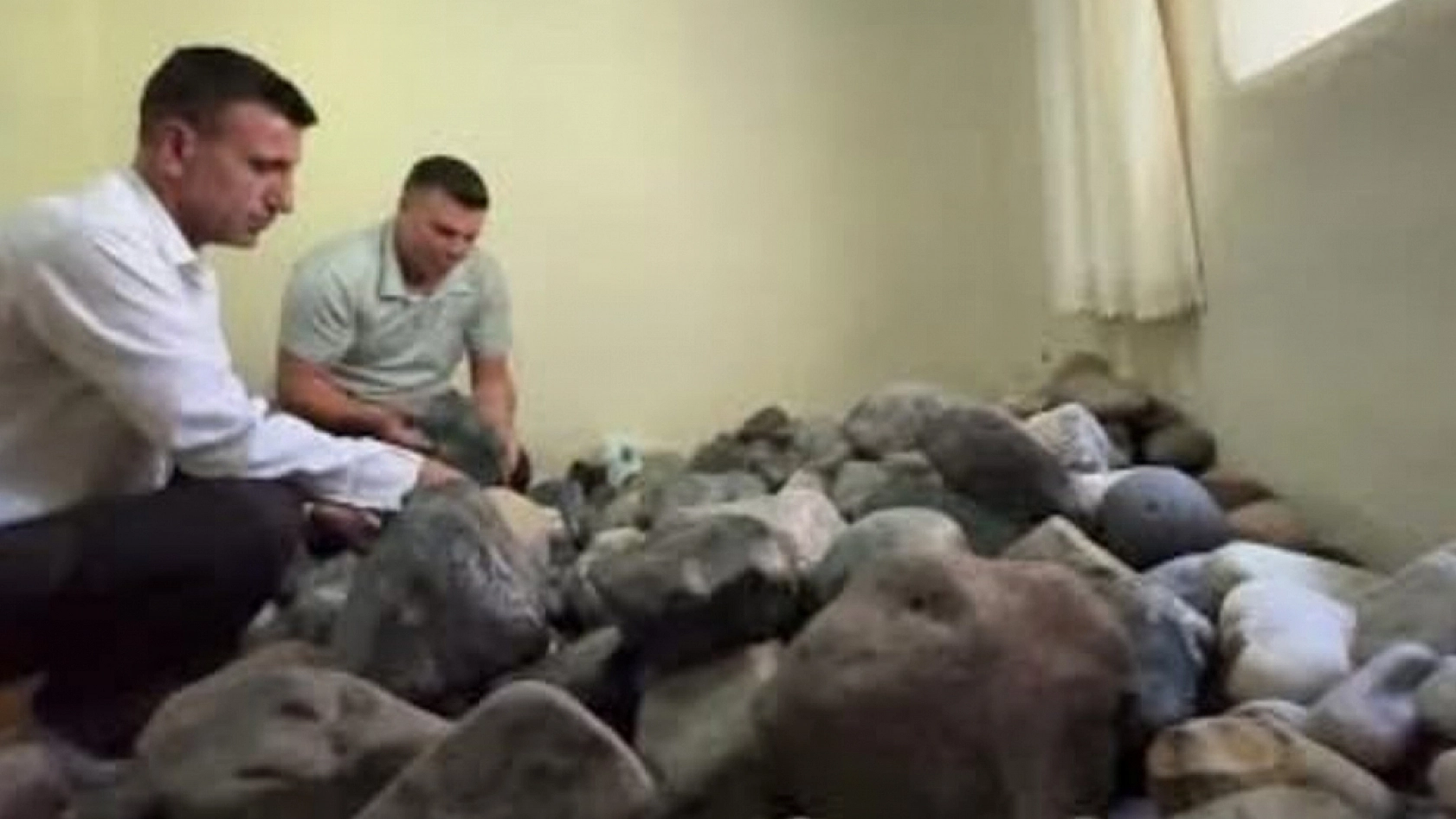 Elazığ'da taşların efendisi: Uzaydan gelen bile var, değerini duyan şaşıp kalıyor