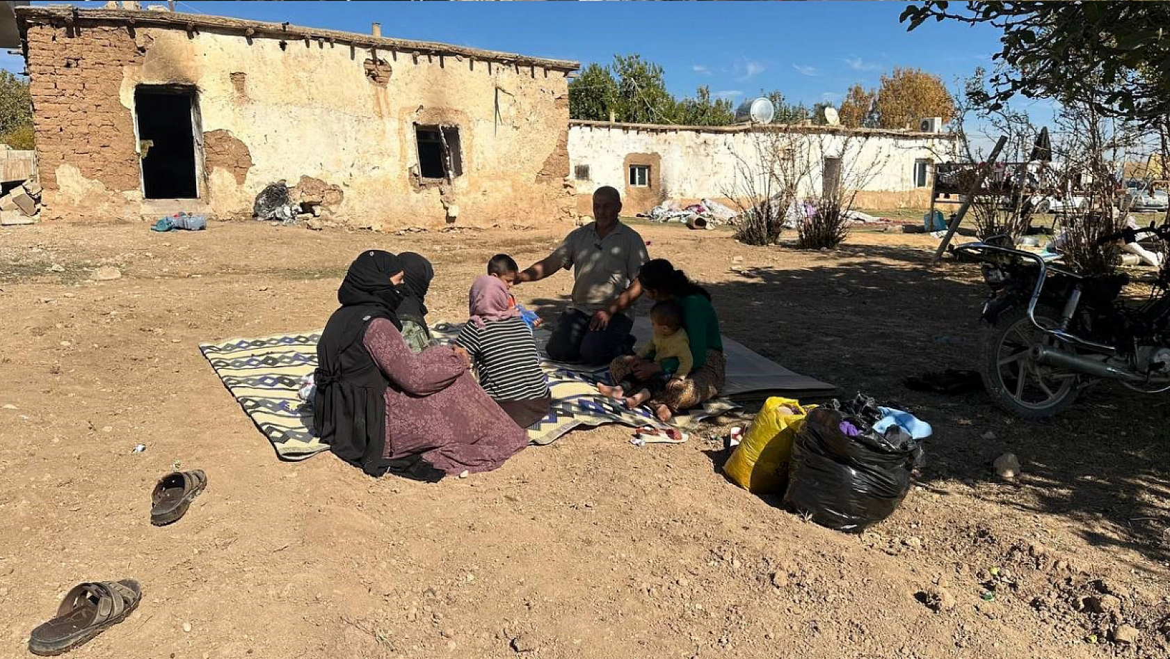 Bir ailenin yangın laneti: Gittikleri her yer kendiliğinden yanıyor