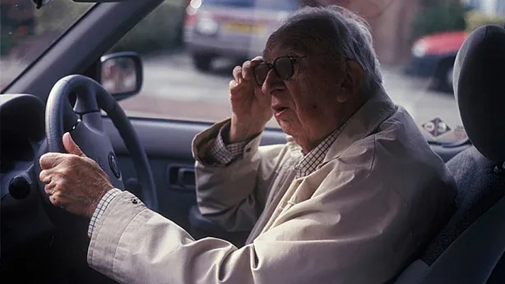 75 yaş ve üstü sürücülere şehirler arası araç kullanımı yasağı