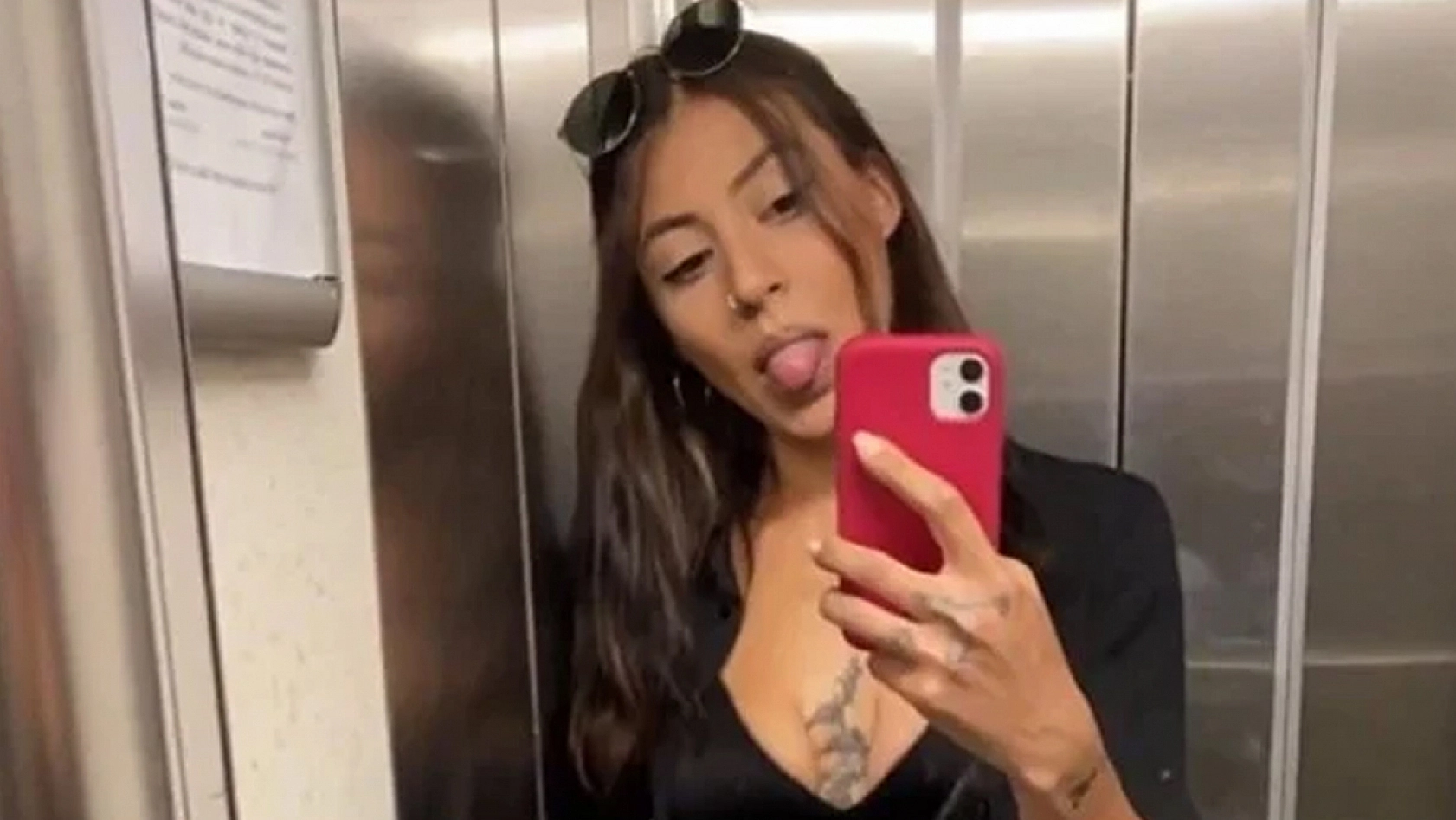 Kıskançlık dehşeti: Kadını sokak ortasında yaktı!