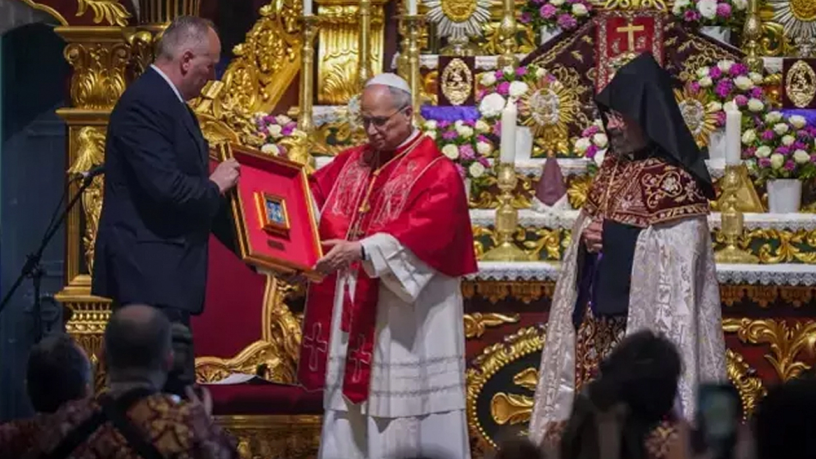 Cumhur İttifakında Terörsüz Türkiye'den sonra Papa çatlağı