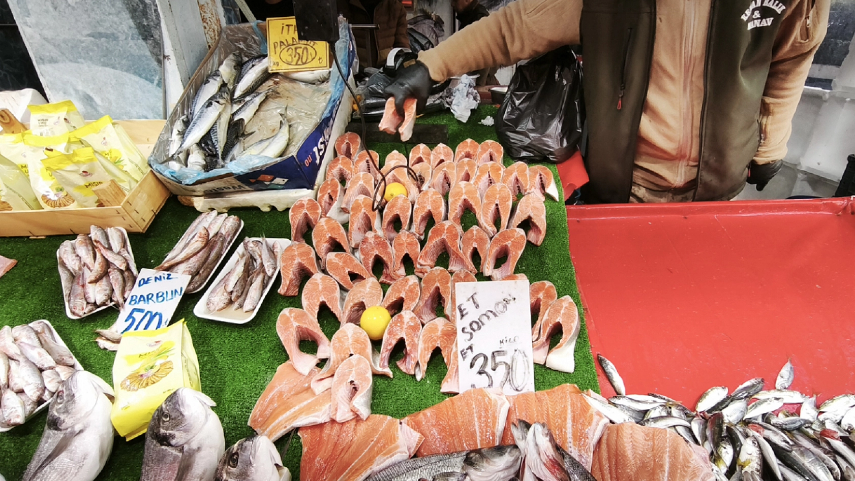 Elazığ'da esnaf ve vatandaşlar karşı karşıya