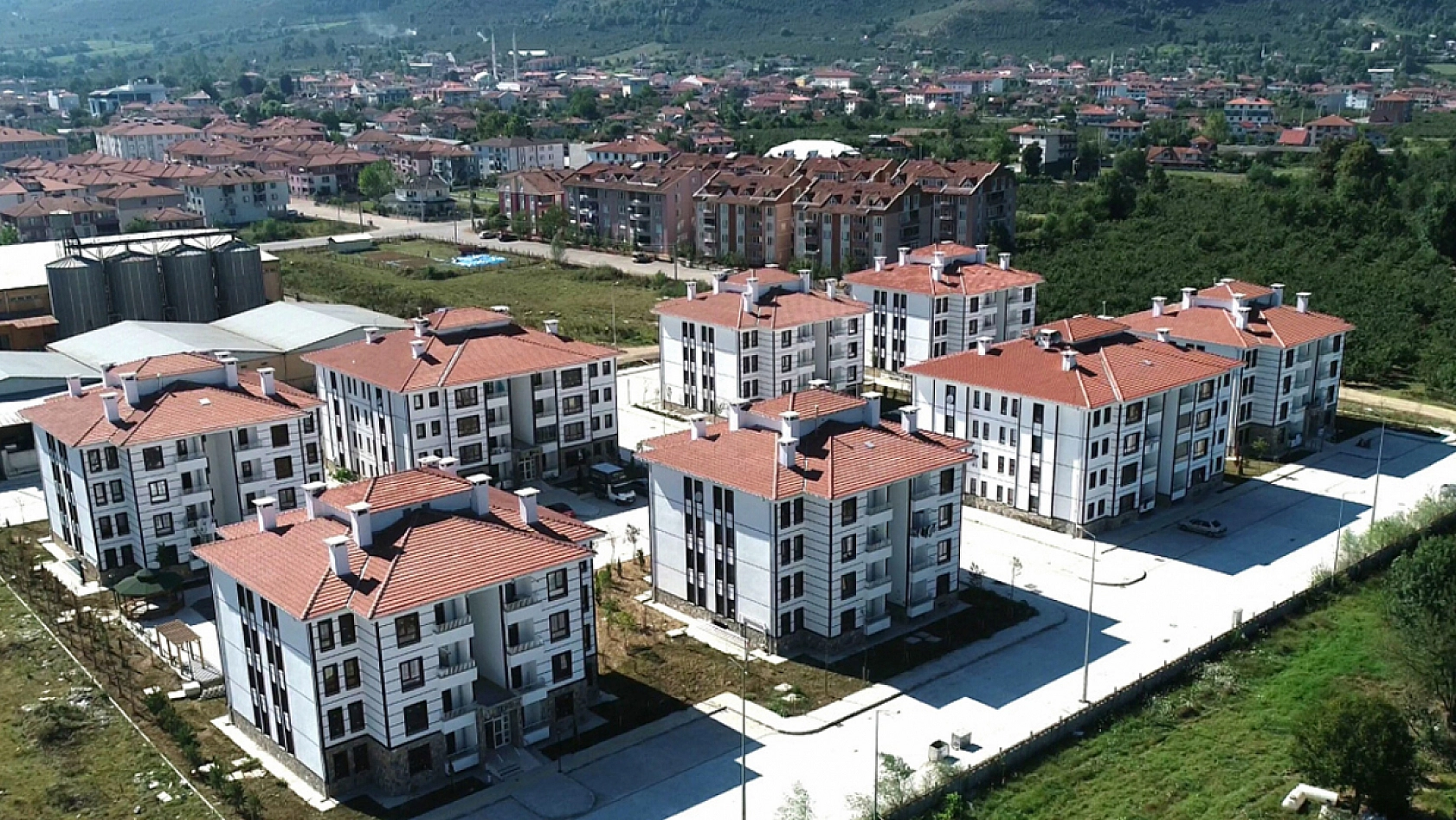 Bakan Kurum'dan beklenen açıklama geldi: Sosyal konutta ilk kura detayı