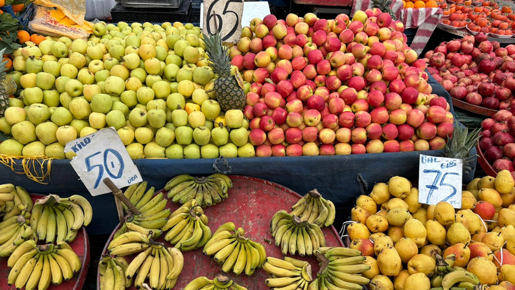 Salı Pazarı El Yakıyor: Alışveriş lüks oldu