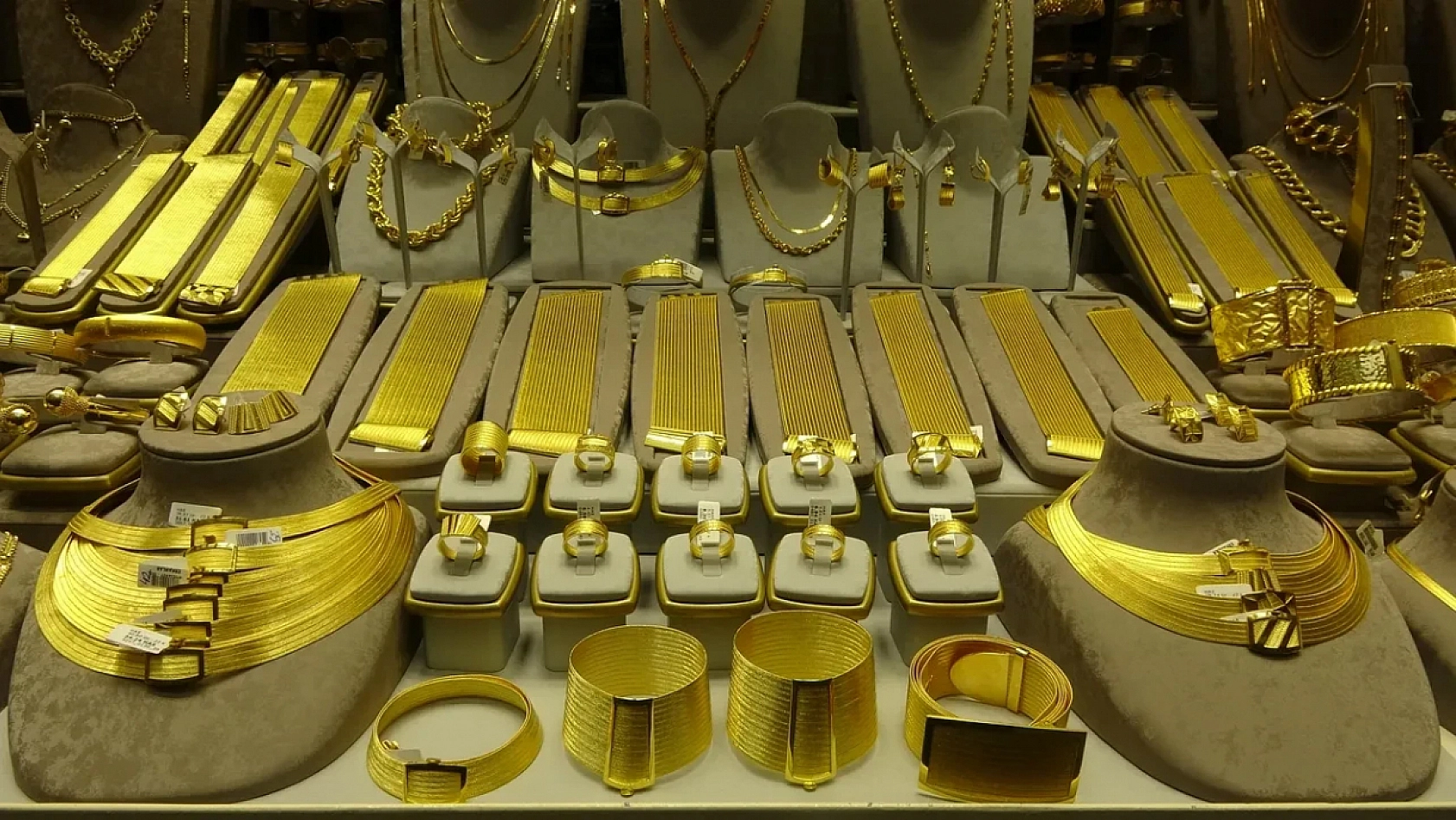 Altın ve gümüşte zorlu yıl uyarısı