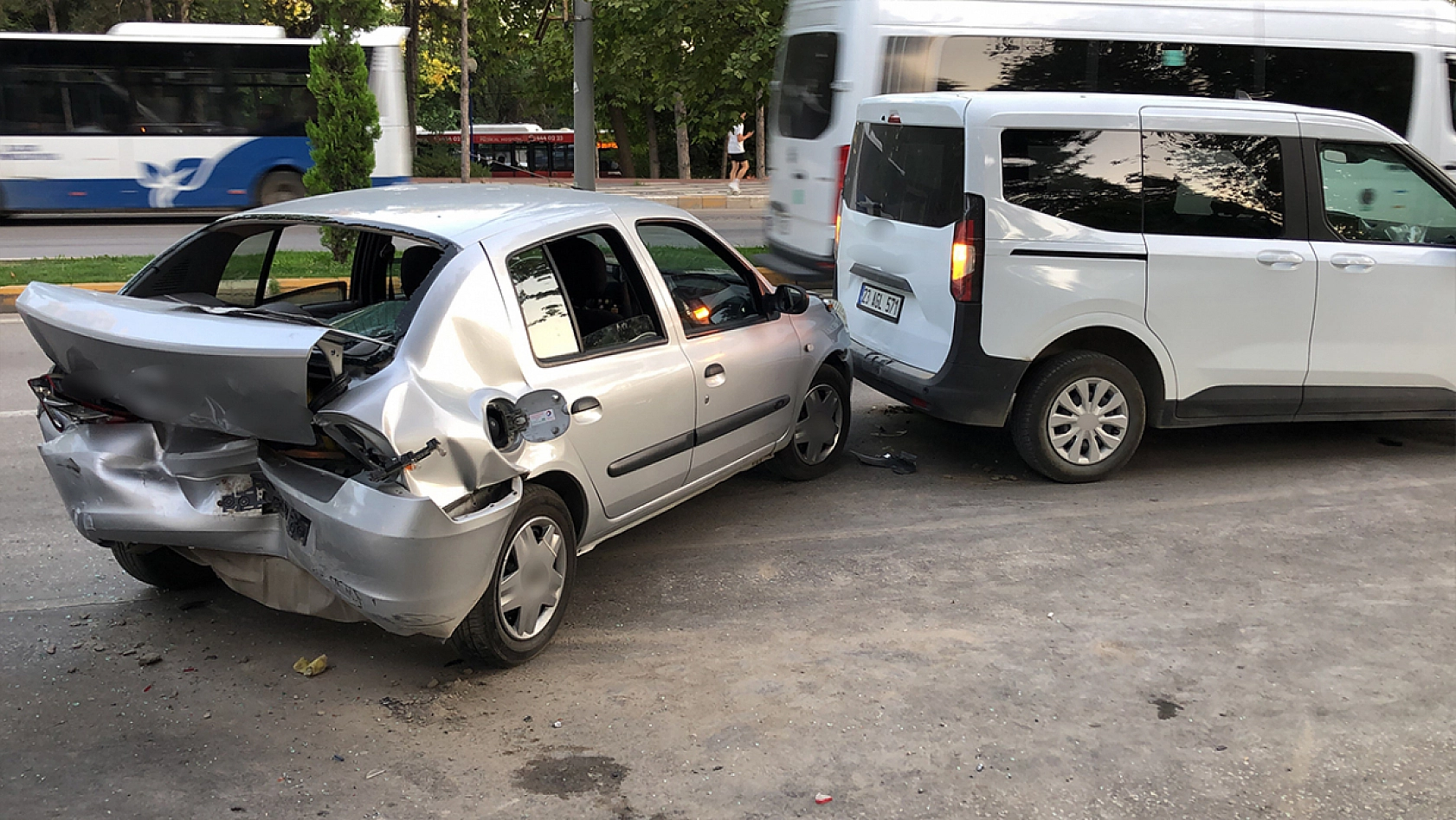 Elazığ'da zincirleme kaza: 3 yaralı