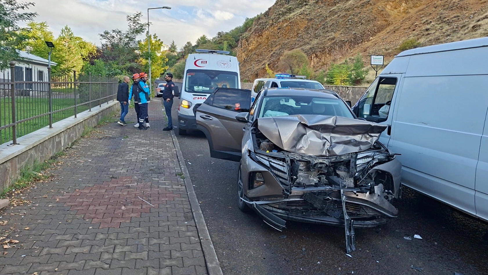 Bingöl'de faciaya ramak kaldı: 3 yaralı