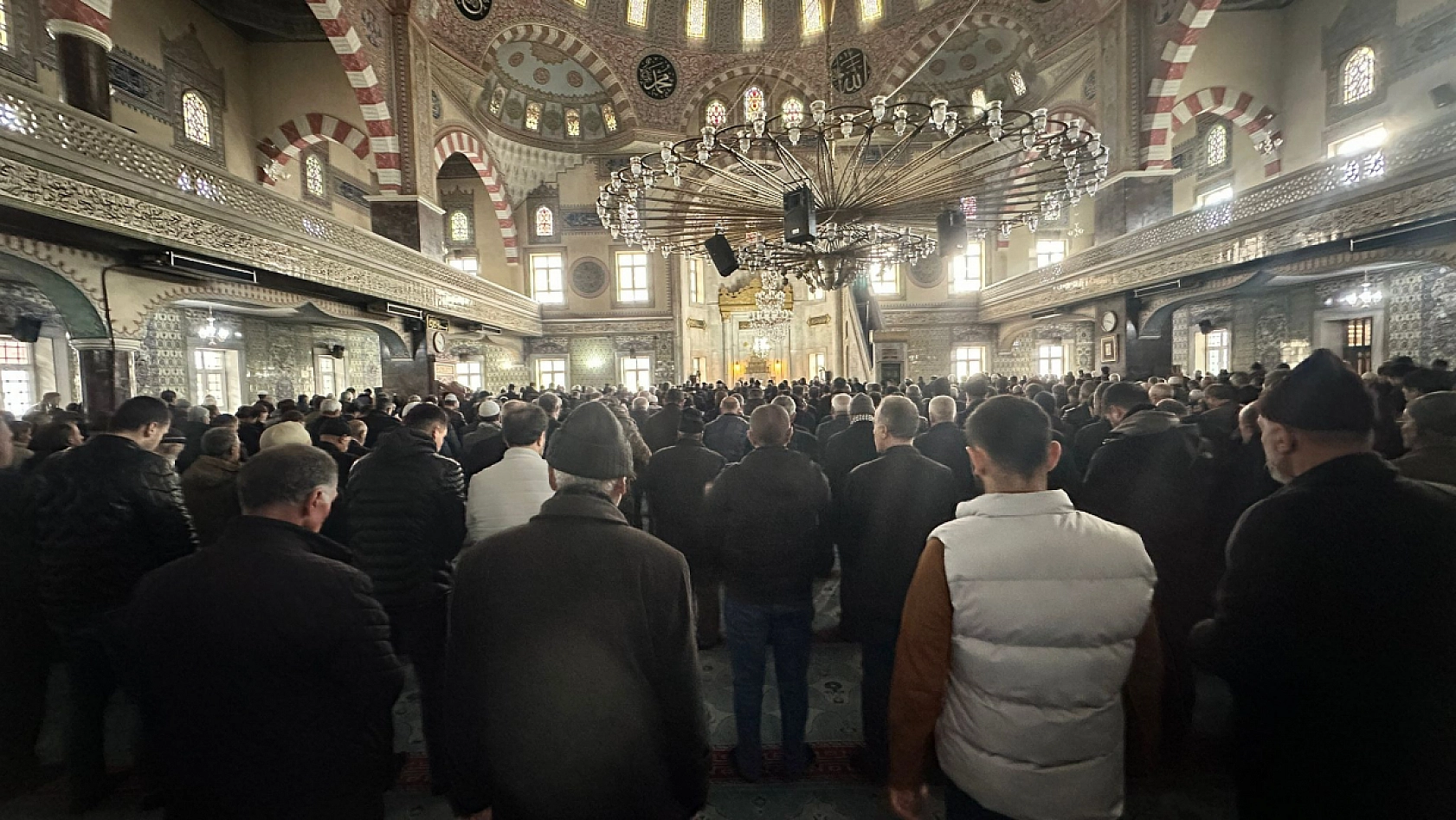 Elazığ'da görenleri duygulandıran anlar...