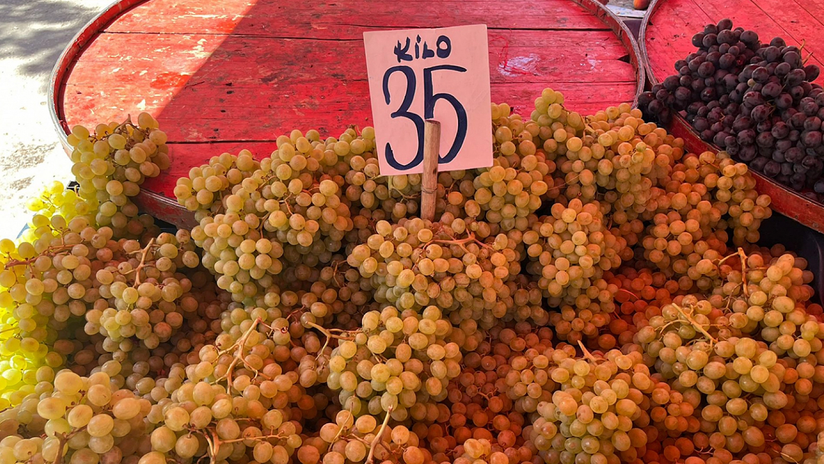 Elazığ'ın pazartesi pazarında güncel sebze-meyve fiyatları