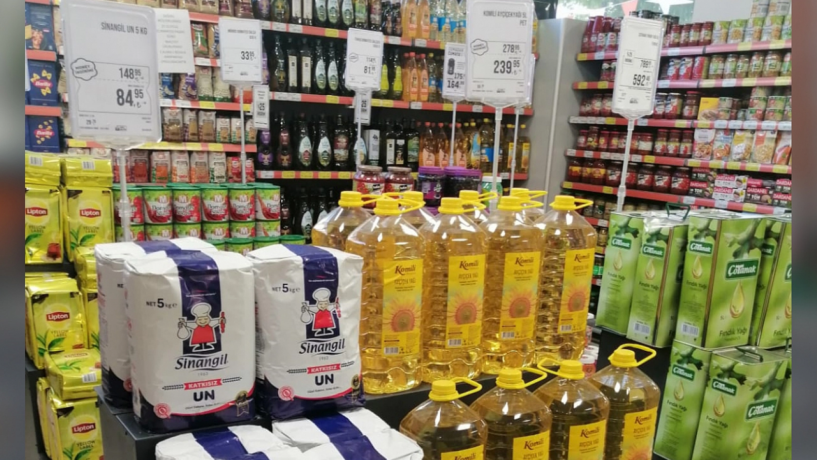 Elazığ'ın marketinde dev indirimler: Sadece bu şubeye özel fiyatları duyan oraya koşacak