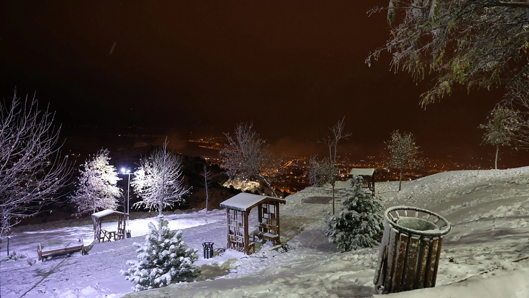 Beyaza bürünen Elazığ'ı bir de Harput'tan görün