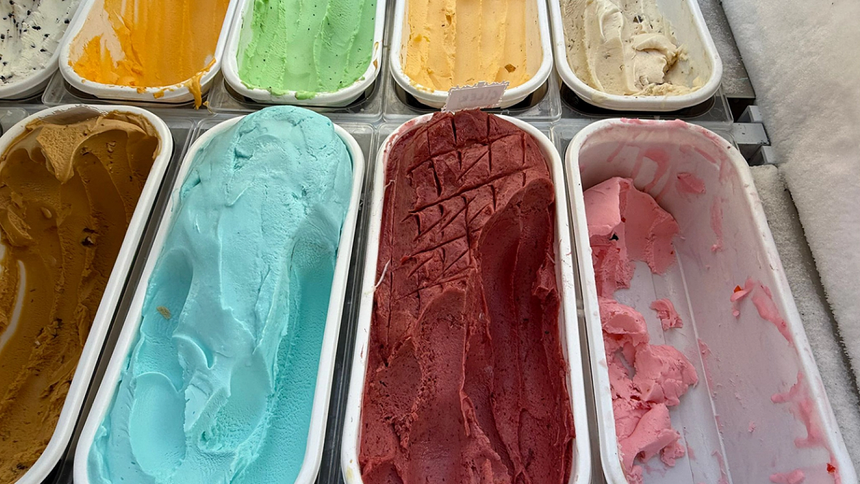 Havalar ısındı sevenleri oraya koştu