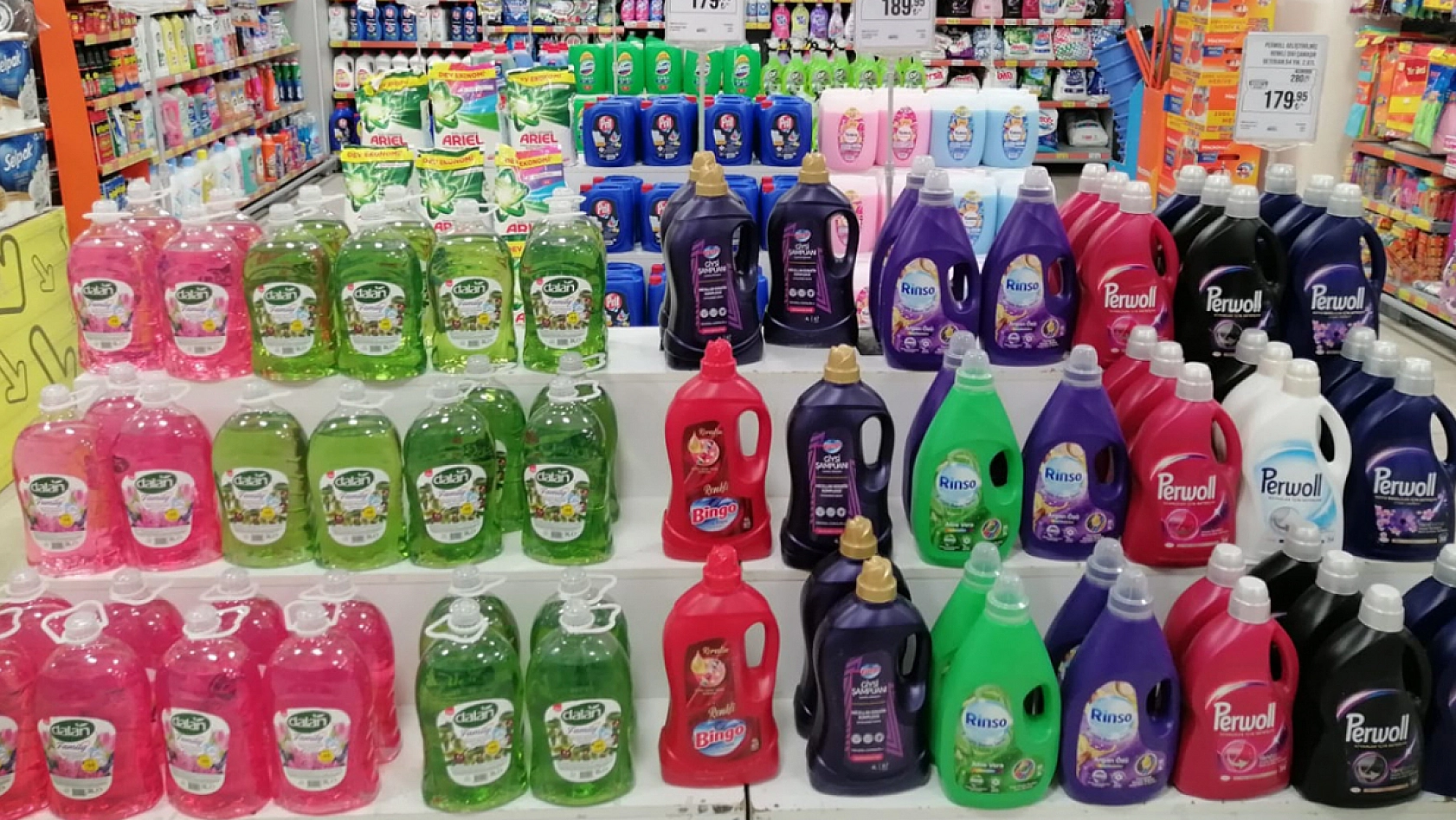 Elazığ'ın marketinden anneler günü ve bahar temizliği indirimleri