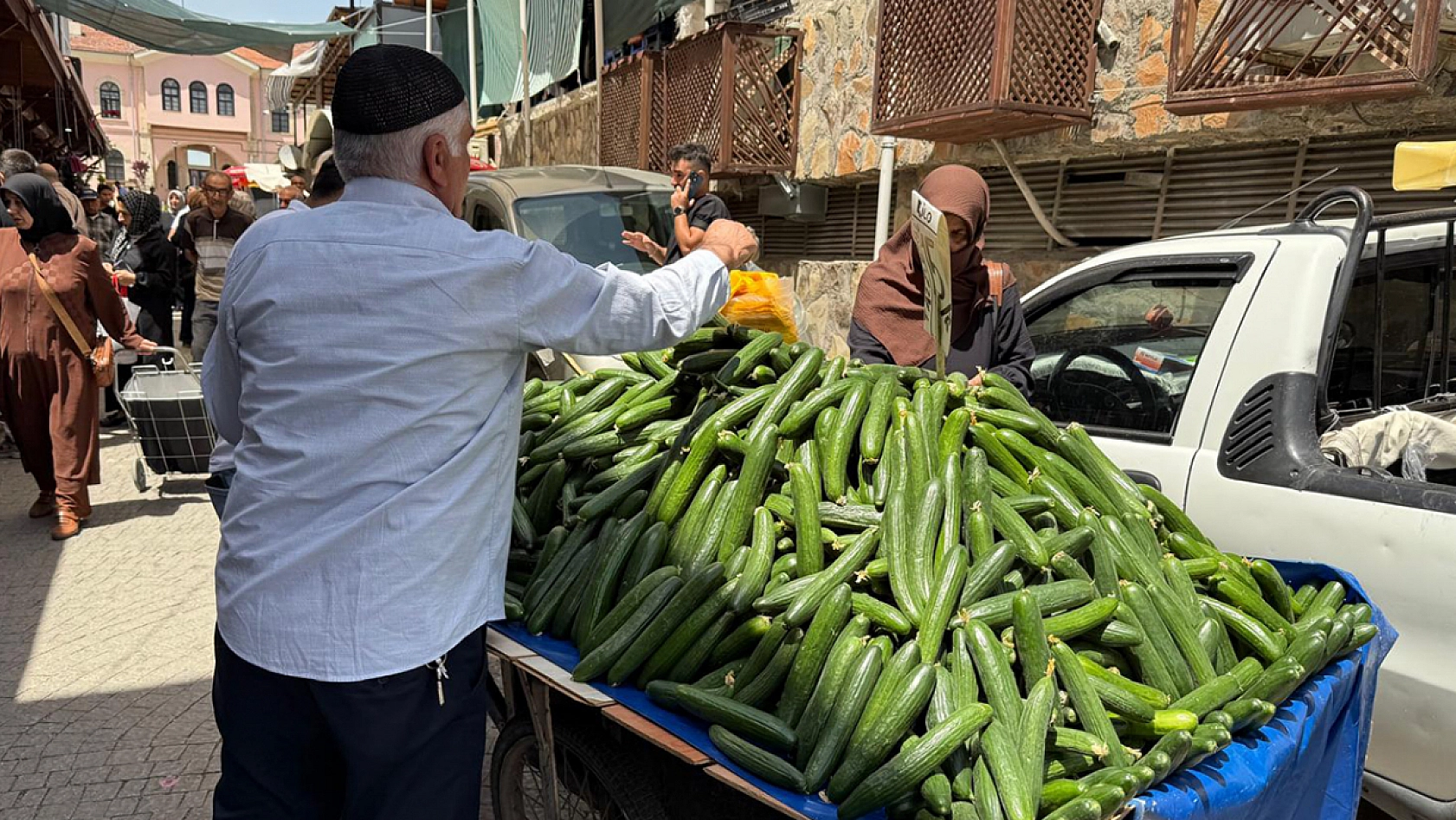 Elazığ'da kilosu 15 lira oldu poşet poşet satıldı!