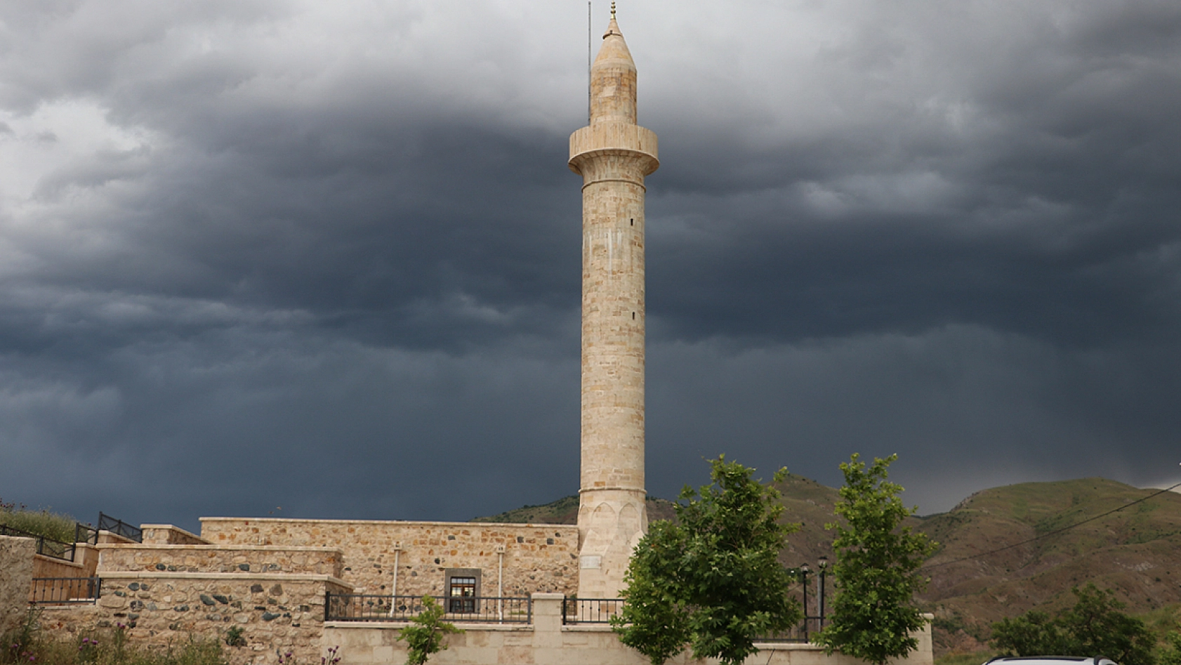 Elazığ'daki 365 yıllık tarihi hamam zamana direniyor