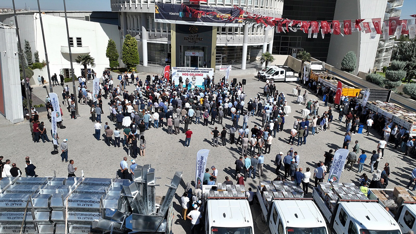 Malatya'da modern tarım için çiftçilere ekipman desteği