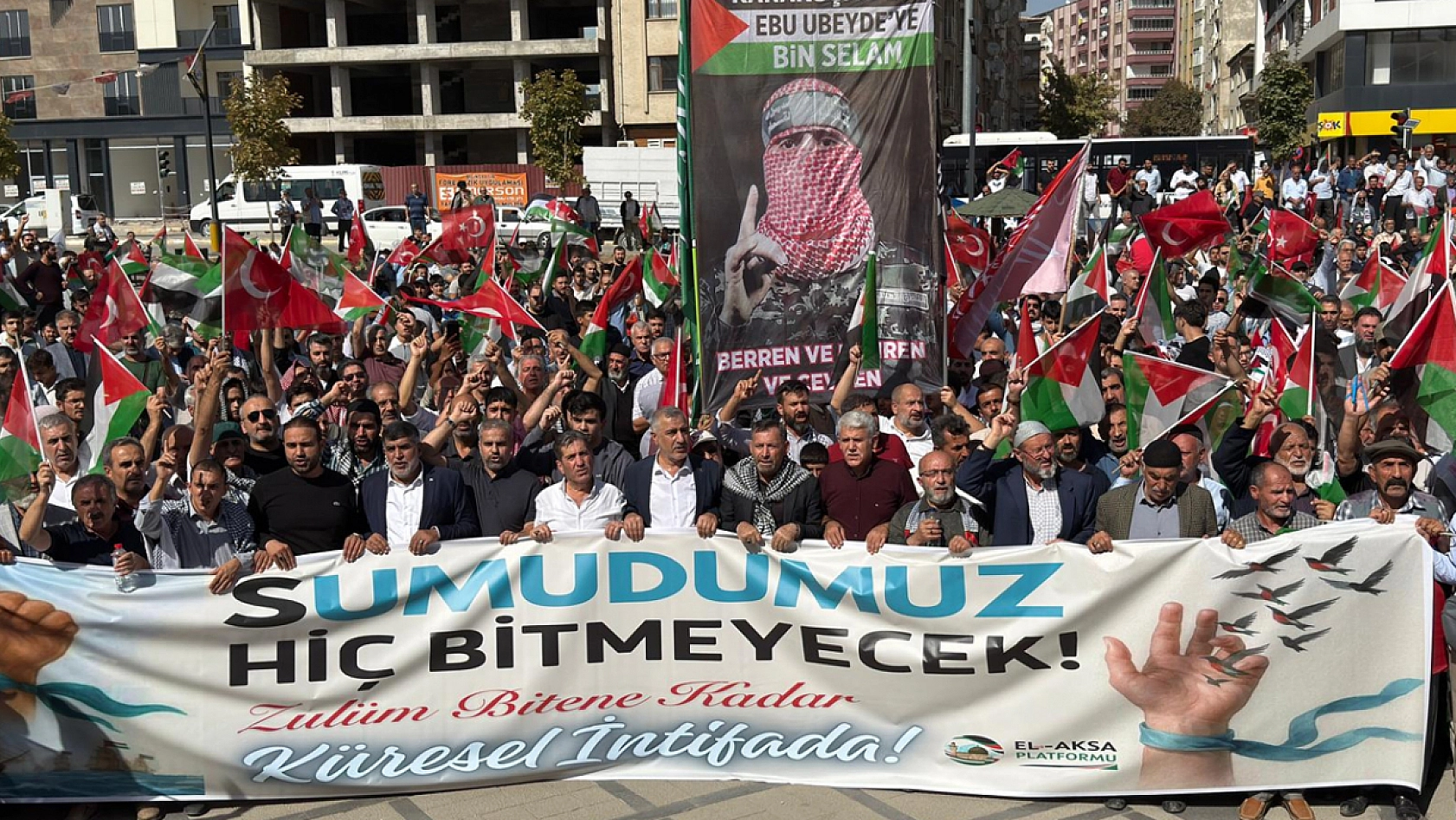 Elazığ'da yüzlerce kişi Gazze için yürüdü