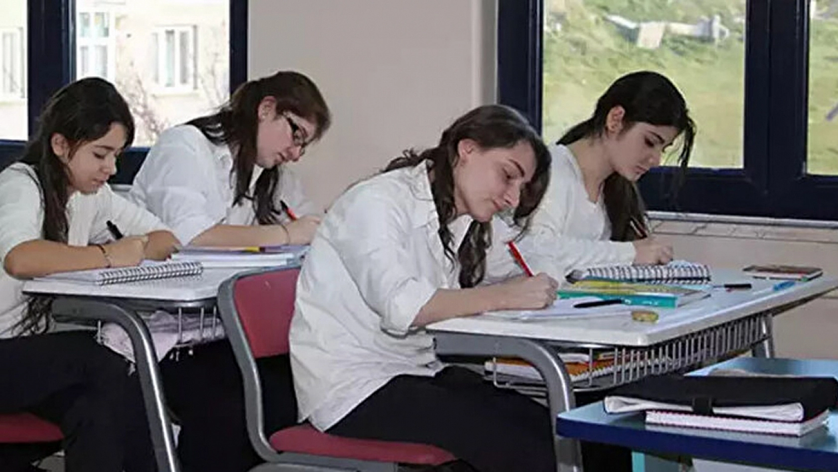 4+4+4 zorunlu eğitim sistemi değişiyor mu?
