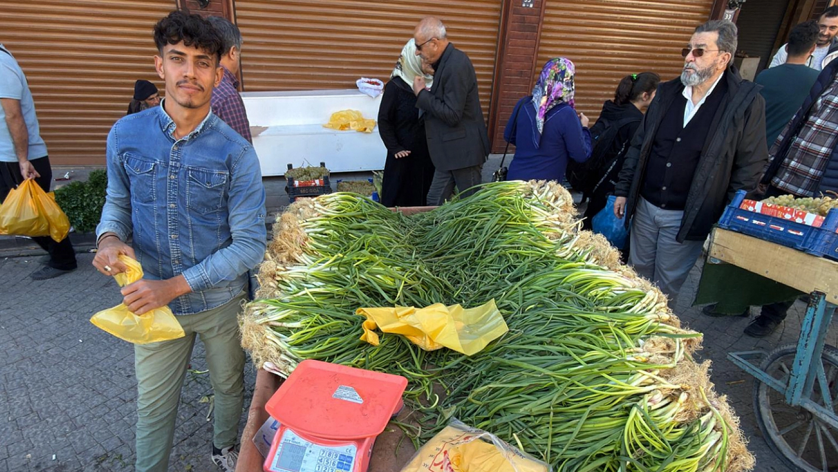 Elazığ'da fiyatı 40 liraya düştü, deste deste alındı