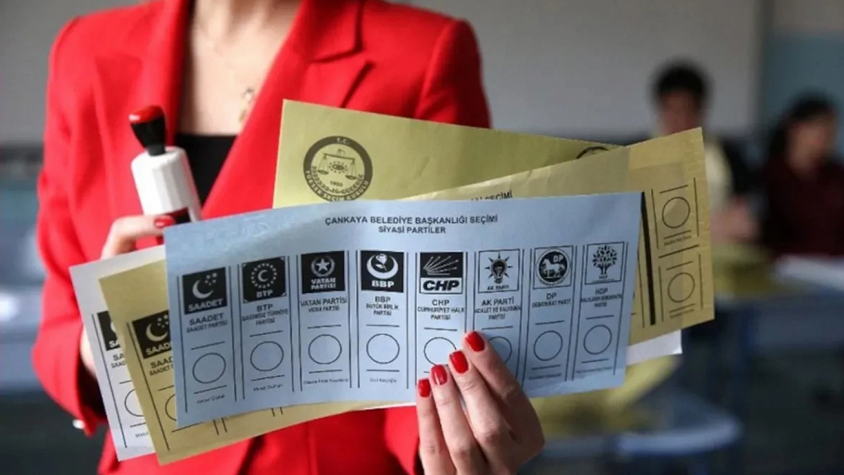 Kasım 2025 anketinde şaşırtan sonuç: Zirvede hangi parti var?