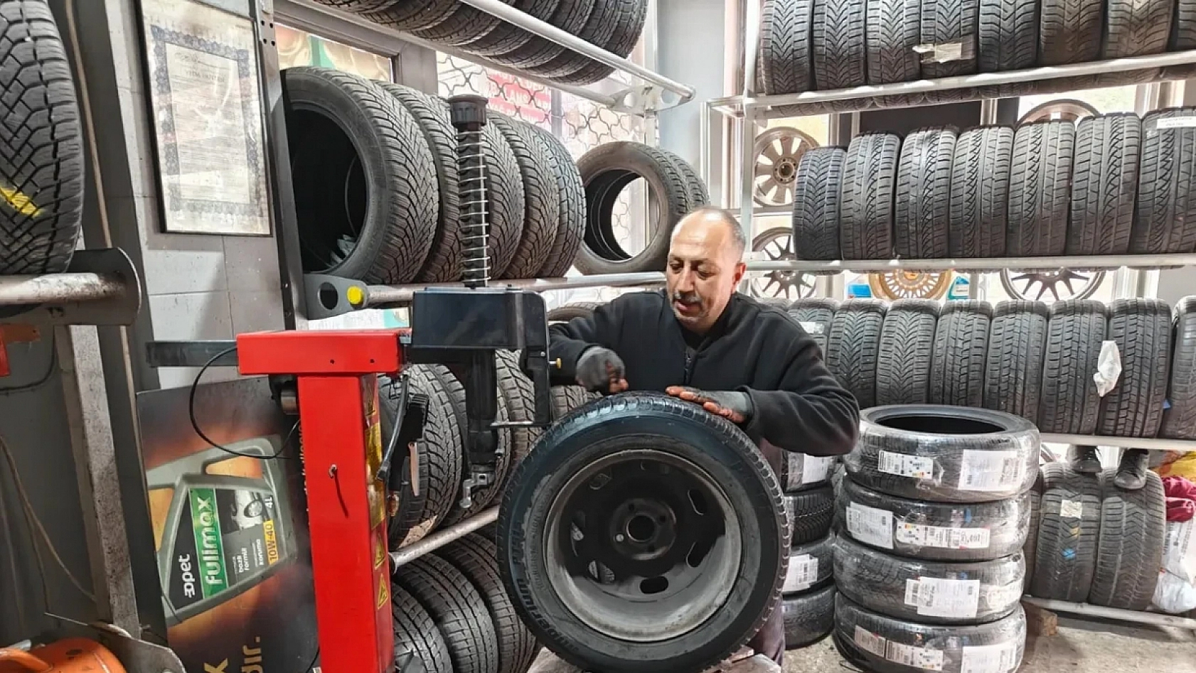 Elazığlı sürücülere kritik uyarı: Zorunlu kış lastiği uygulaması yarın başlıyor