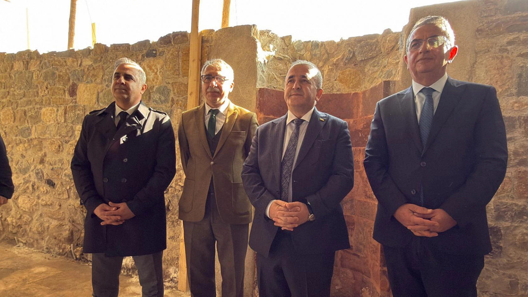 Vali Hatipoğlu,  Fetih Mescidi'ndeki restorasyon çalışmalarını inceledi