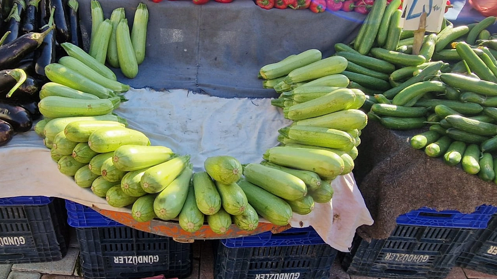 Elazığ'da halkın değişmeyen adresi: Semt pazarları