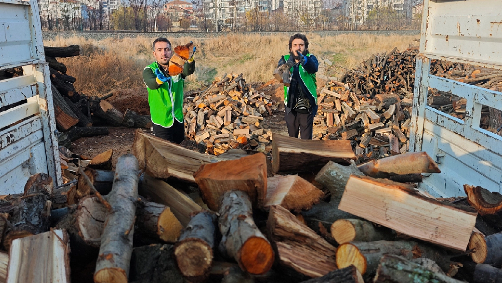 Elazığ İHH'dan 300 aileye yakacak yardımı