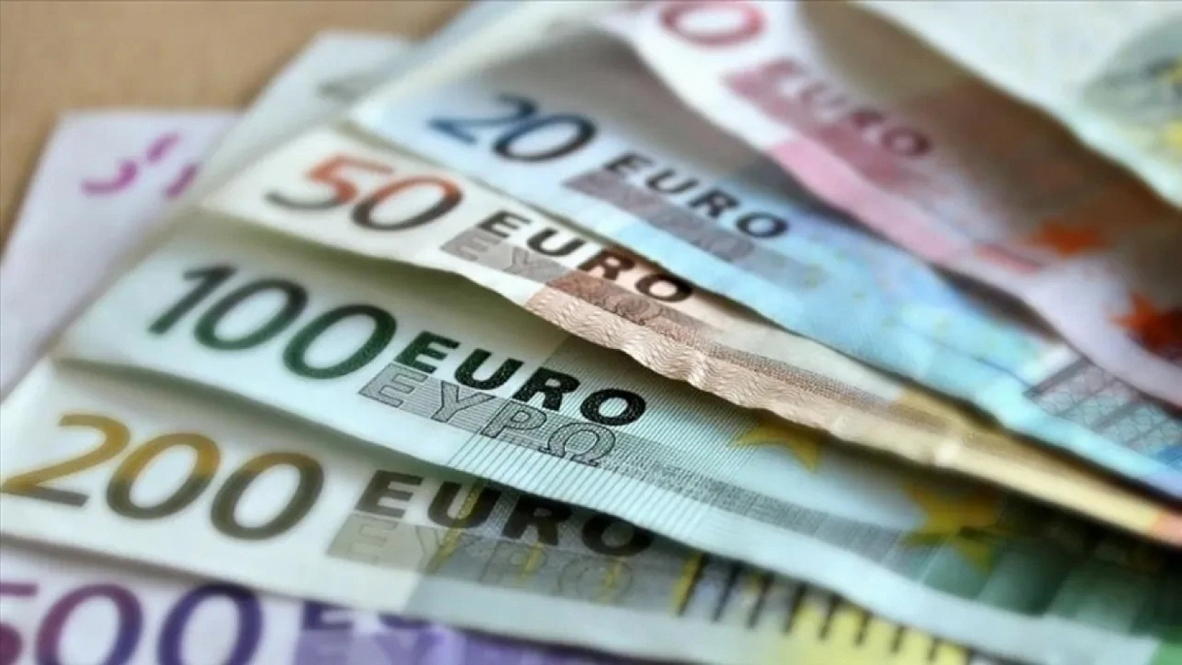 Euro rekor kırdı! Fed'in faiz indirimi sonrası tarihi zirve