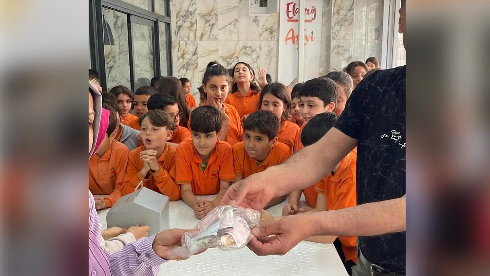 Koç İlkokulu'ndan 'çorbanda benim de tuzum olsun' projesine destek