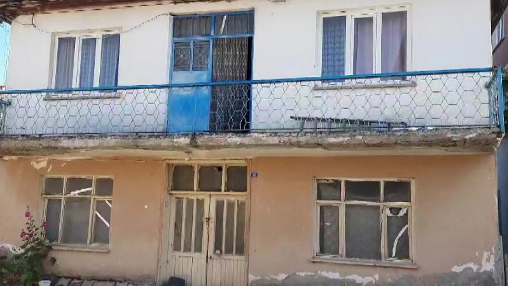 'Hayırsız evlat' dedirten olay: 90 yaşındaki annesini evsiz bıraktı