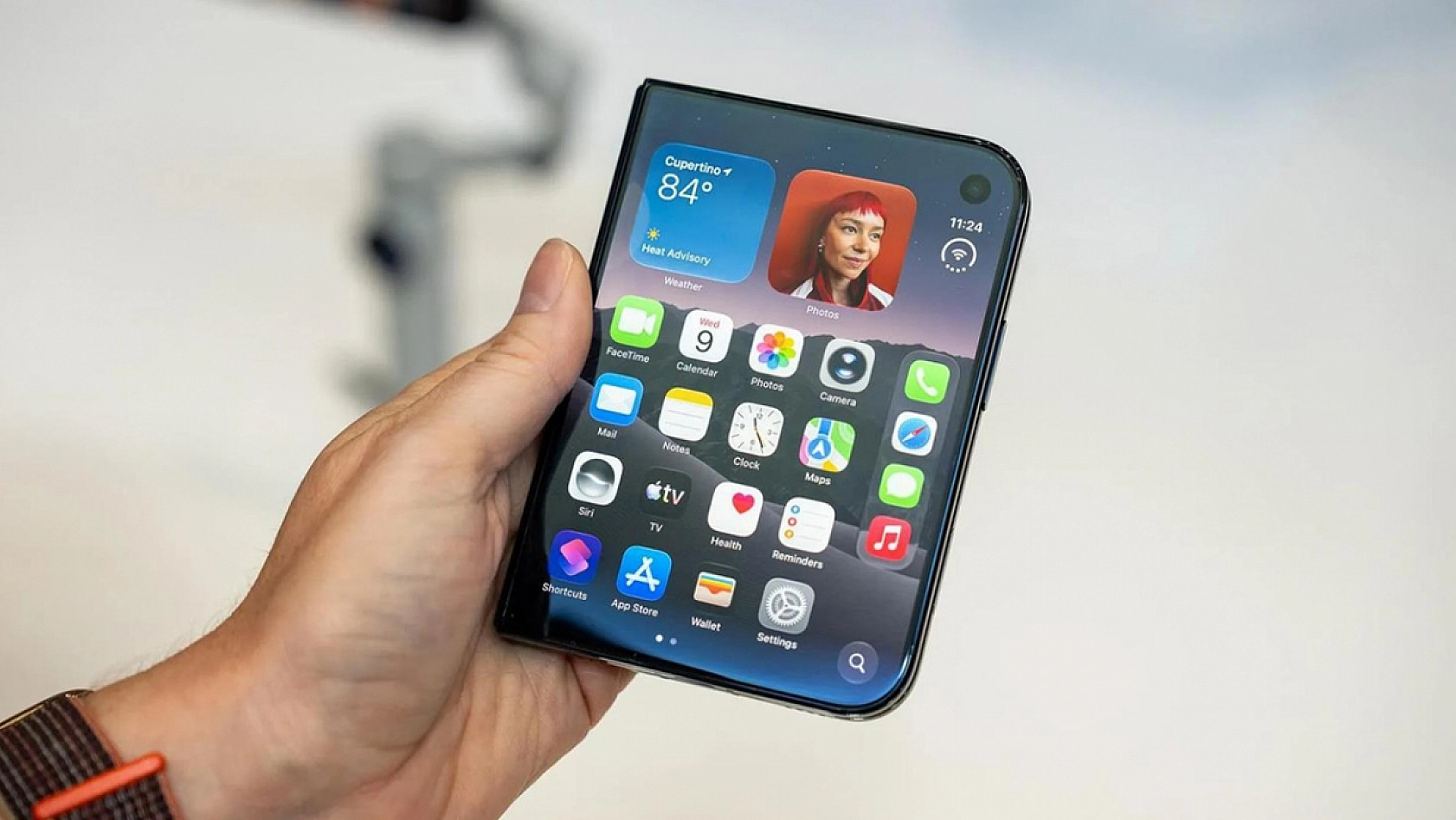 iPhone Duo ön siparişte rekor kırdı: Stoklar 2 dakikada tükendi