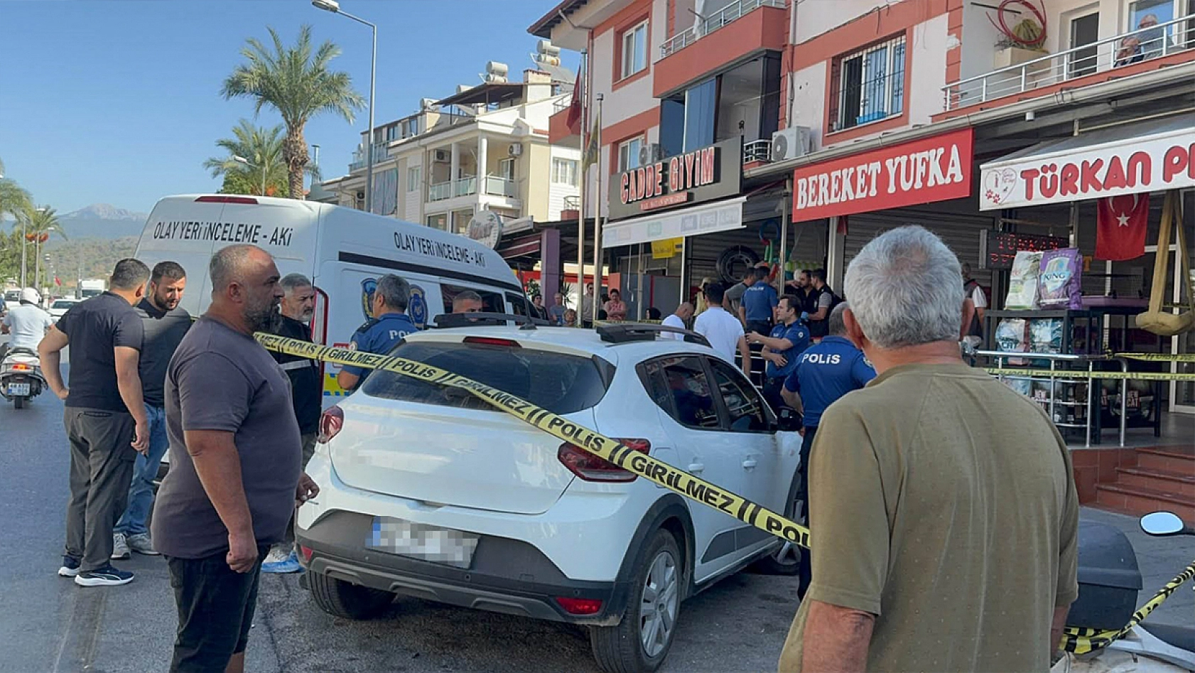 Baba ve iki çocuğu iş yerinde ölü bulundu