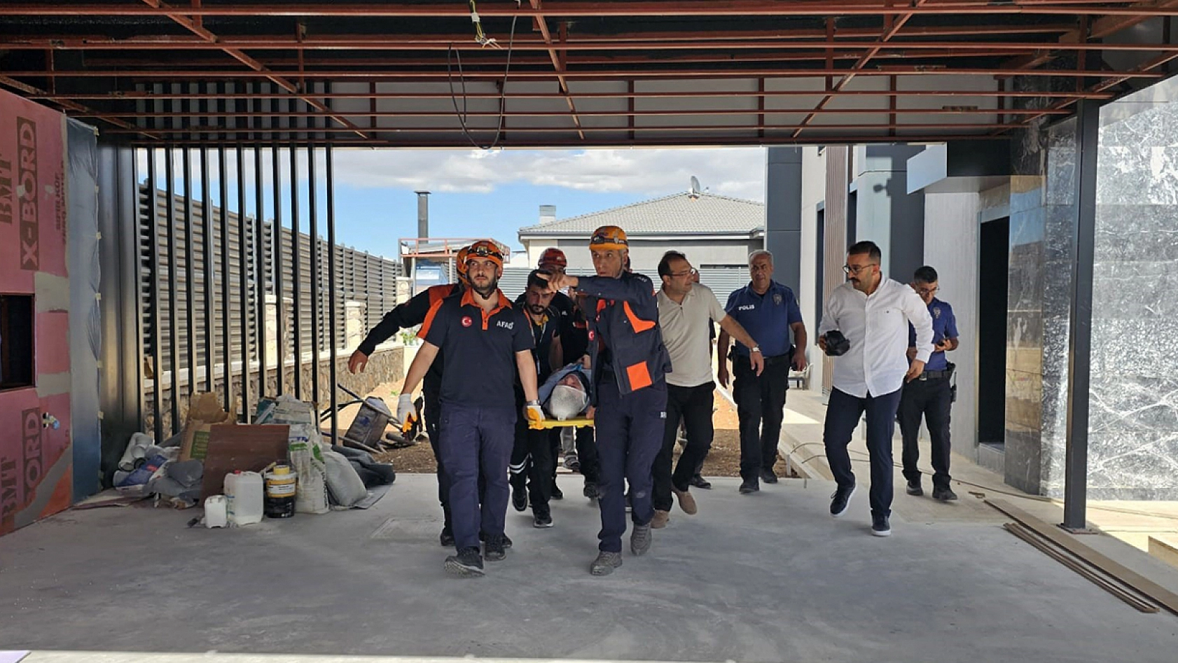 Elazığ'da kuyuya düşen vatandaş AFAD ekiplerince kurtarıldı
