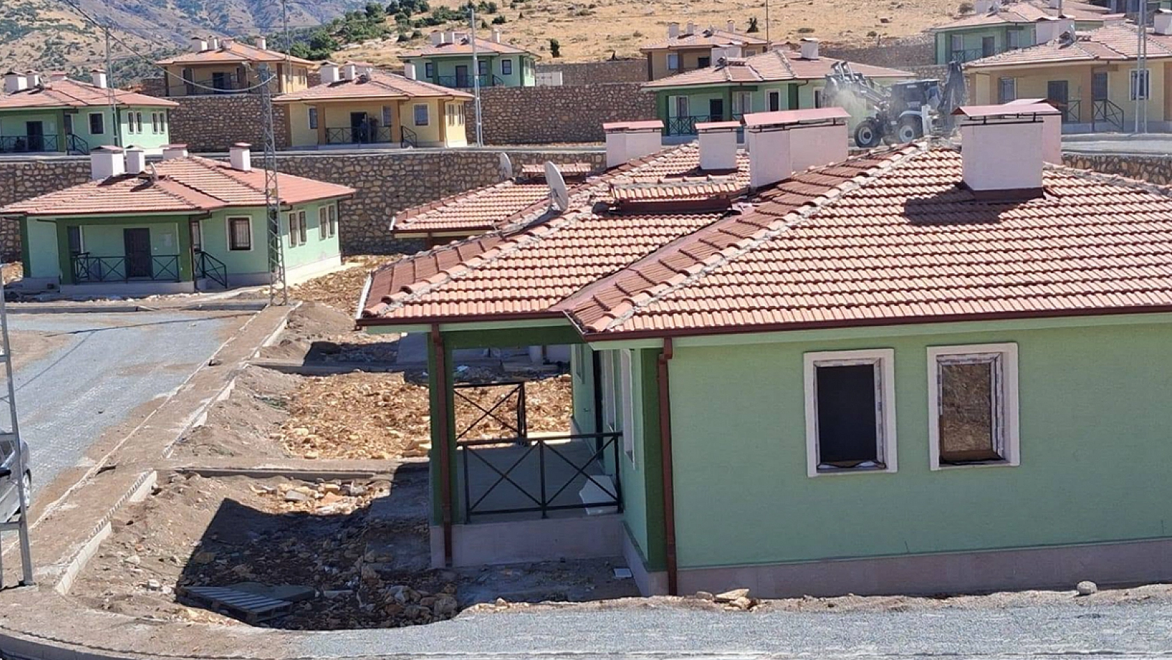 Hak sahipleri yeni yuvalarına kavuşuyor