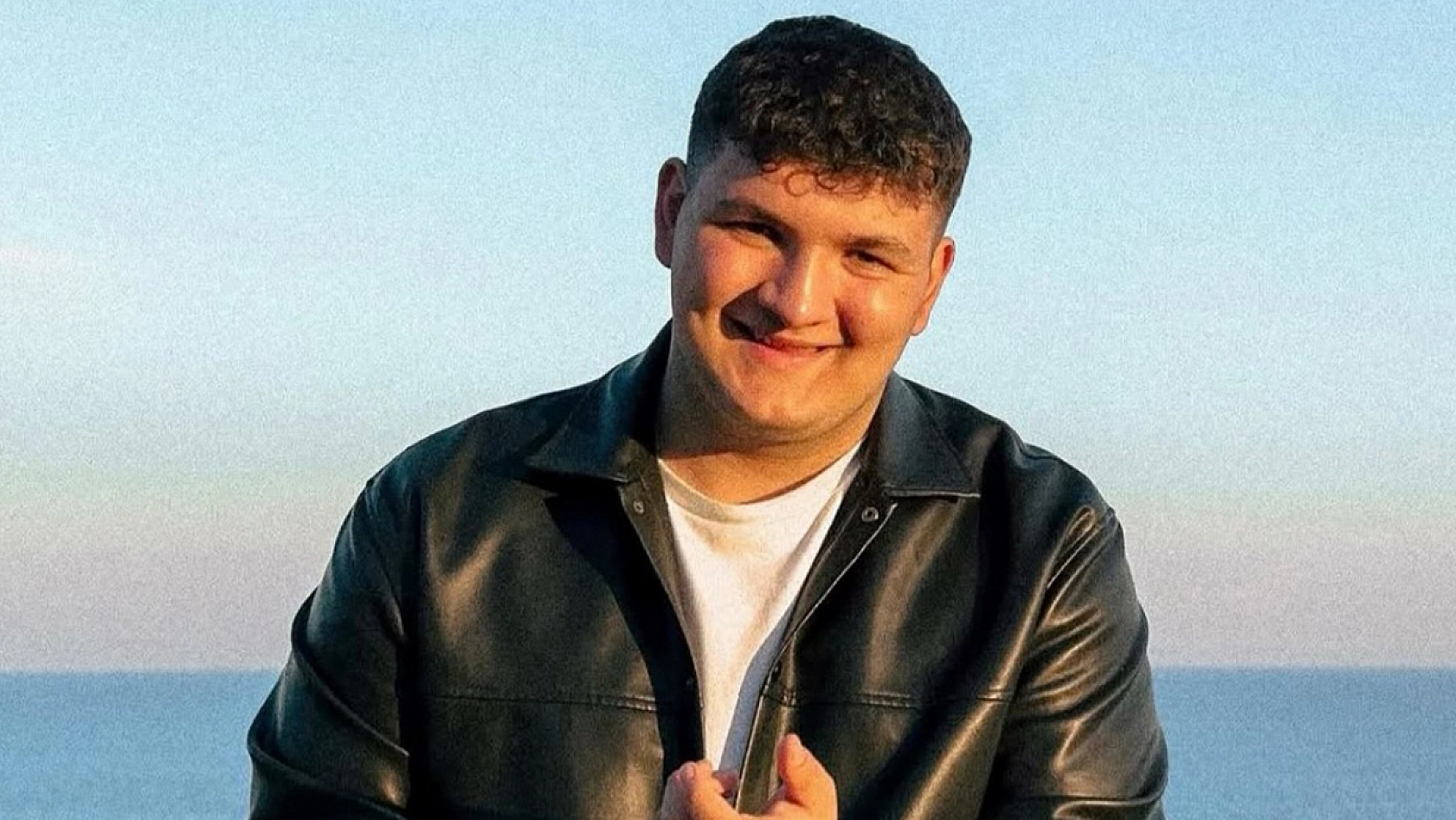 6'ncı kattan düşen 19 yaşındaki genç hayatını kaybetti