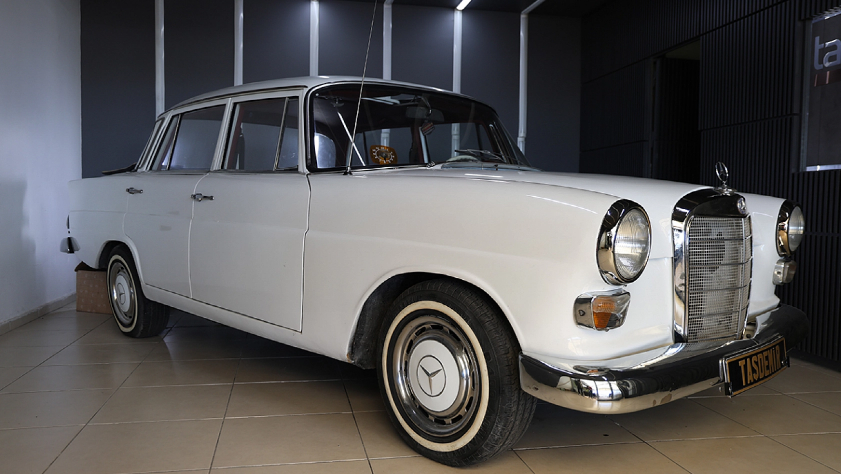 Elazığ'ın Gözbebeği: 1967 Model Mercedes'e 200 Bin Lira Harcadı, Milyonluk Araçları Dışarıda Bıraktı