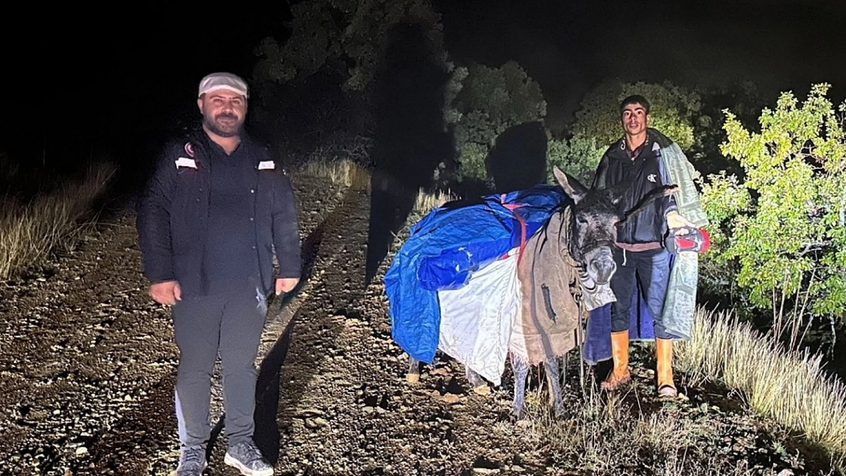 Elazığ'da dağlık alanda mahsur kalan çoban ve 200 küçükbaş hayvanı kurtarıldı