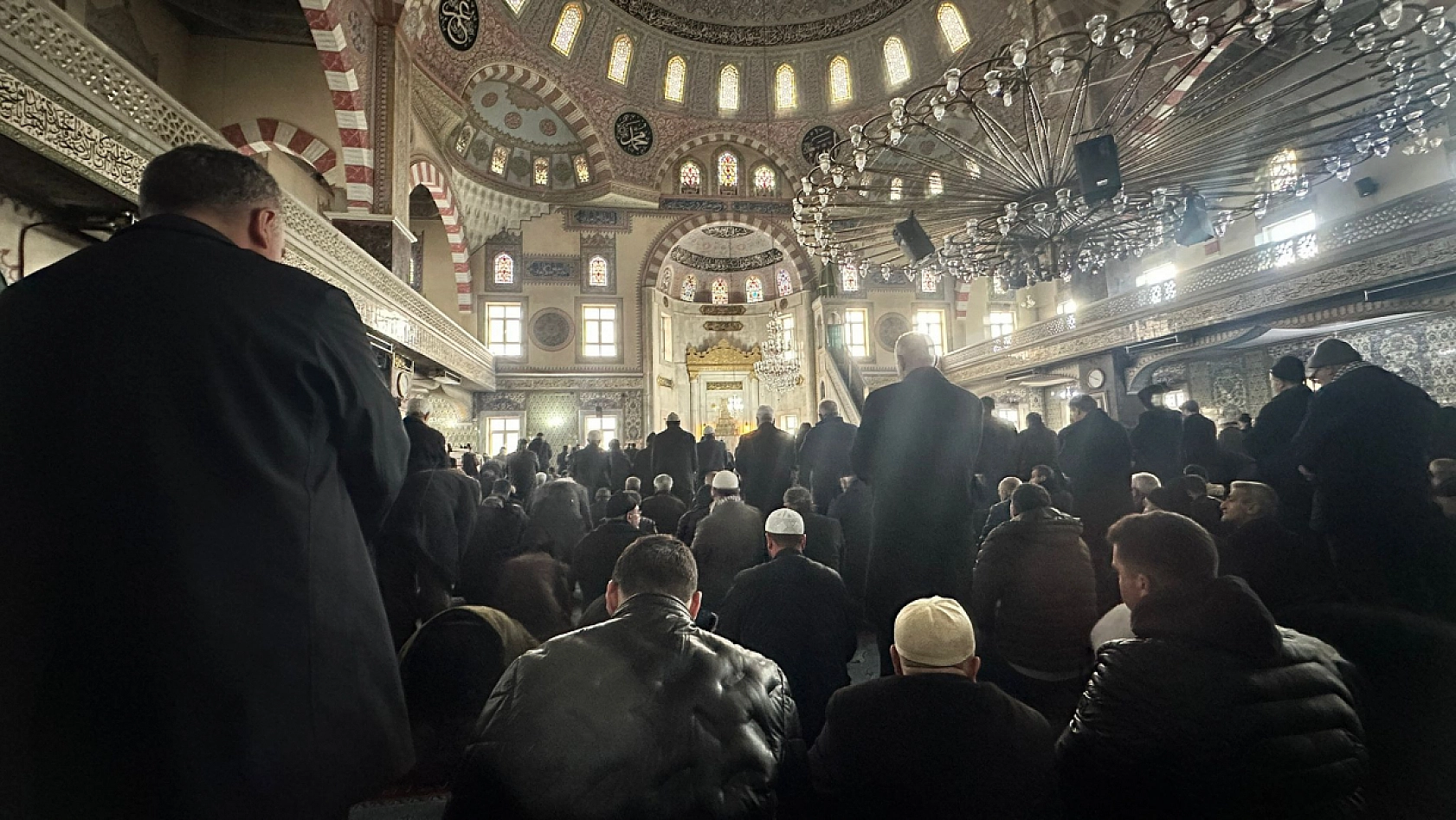 Elazığ'da görenleri duygulandıran anlar...