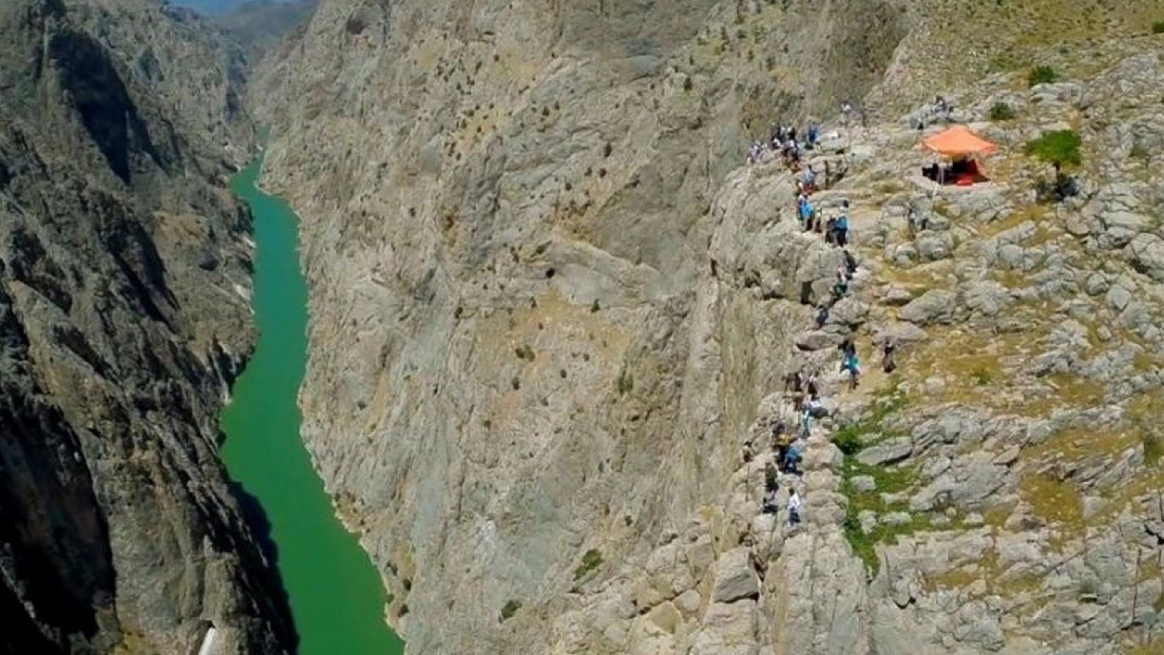 Geçmişte Elazığ'a bağlanmak için imza toplayan ilçe 'bölgenin en güzeli' seçildi